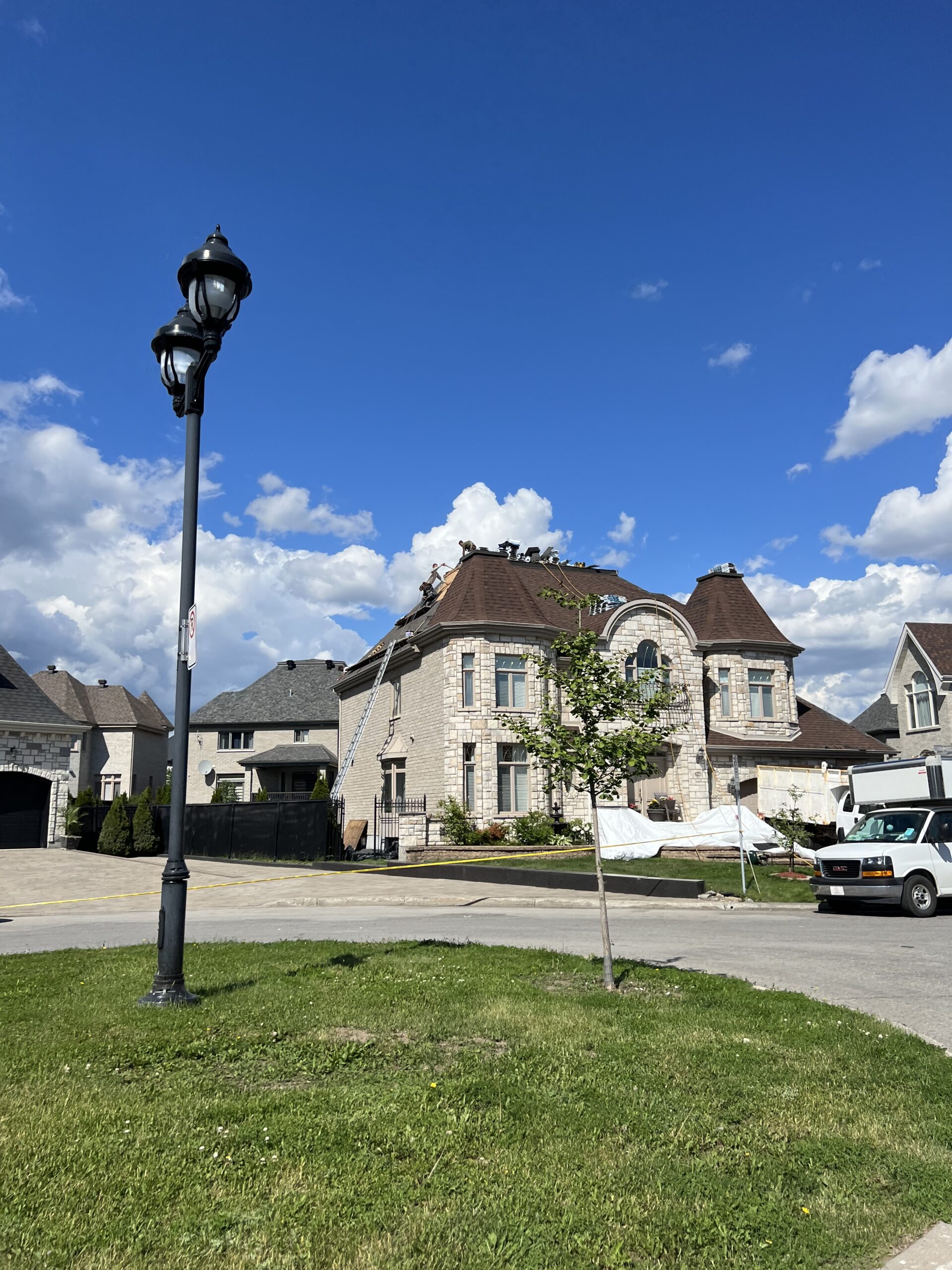 Projet de toiture à Montréal et Laval